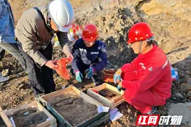 一批废旧炮弹在邵东被集中销毁！图片