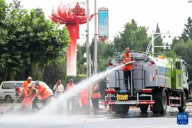 聚焦防汛抗洪｜辽宁丹东：逐步清淤复产 市民生活平稳有序图片