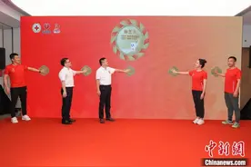 创新公益模式 2025年深圳无偿献血健康公益跑启动图片
