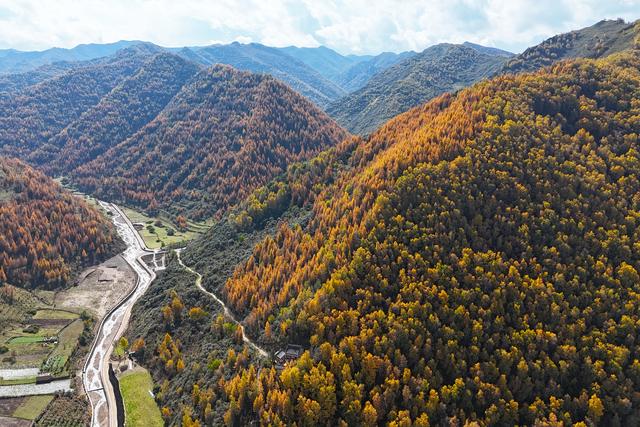 岷县：山川秀美秋色浓