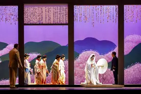 中英联合制作歌剧《蝴蝶夫人》：高温下排练，出票近九成图片