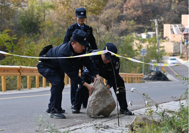 兰州石佛沟的秋日浪漫：不止层林尽染，还有“导游式”民警护你赏秋无忧