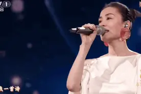 王菲唱的这首歌，原来改了这样一个字！图片