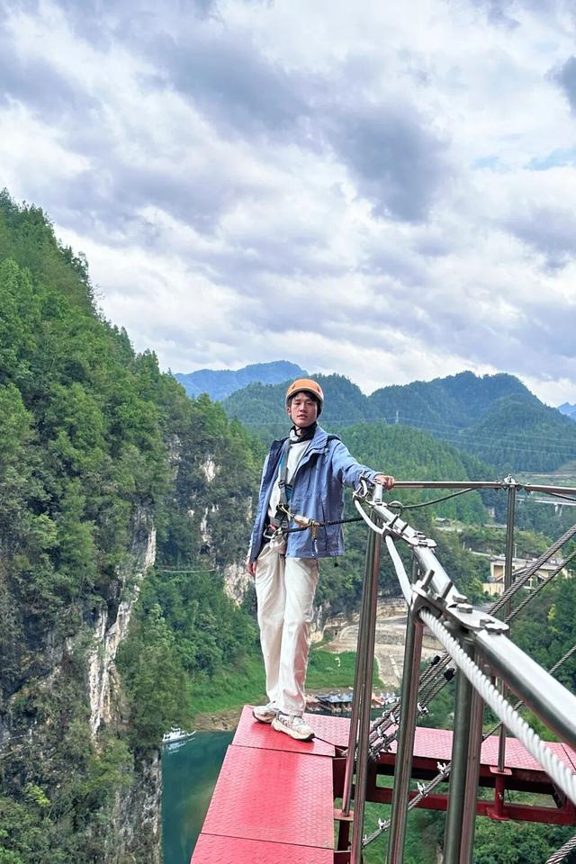 【秋游绥阳】追着风，勇闯清溪峡！