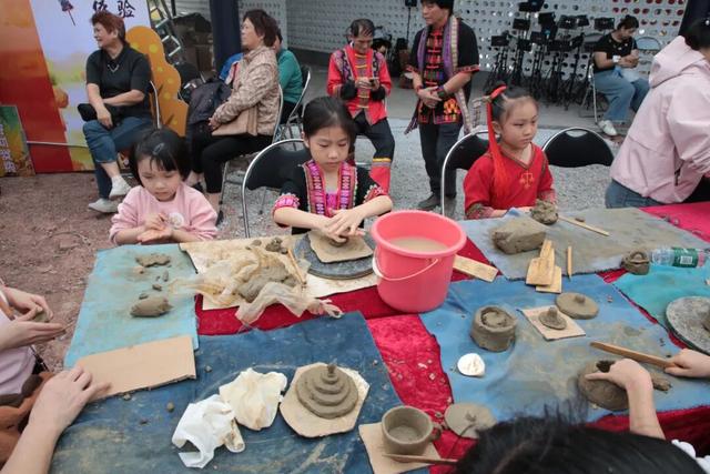 2025年白沙“啦奥门”雨林与您山兰文化活动启幕