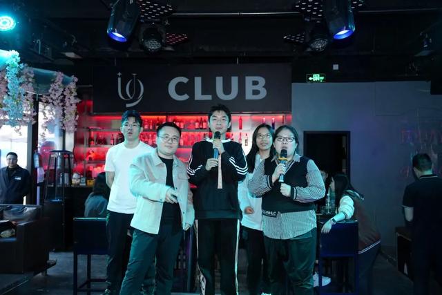 青春就要这“young”玩出“趣” | 在Citywalk中寻找同频“搭子”