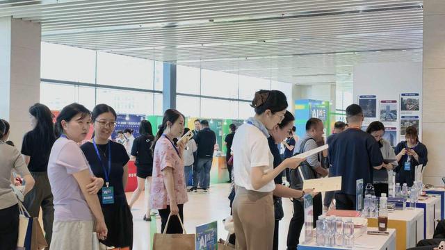 上海徐汇启动“AI+就业”赋能计划 模速空间首设人工智能就业服务站
