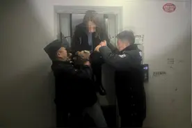 一女子被困电梯，重庆云阳警民合力成功救援图片