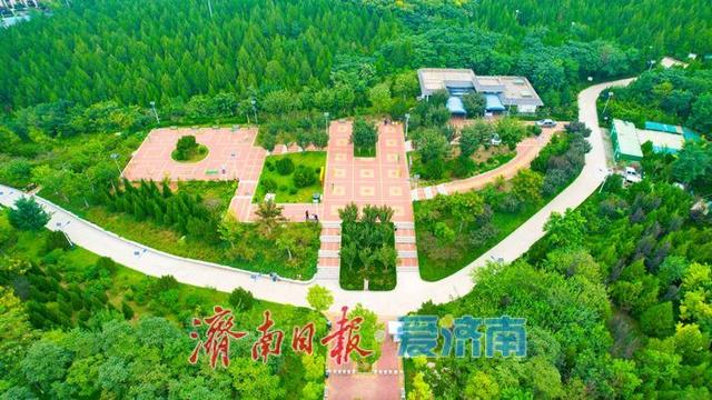 一年四季 泉在济南丨小东山公园：城市中的休闲绿洲，市民的惬意天地
