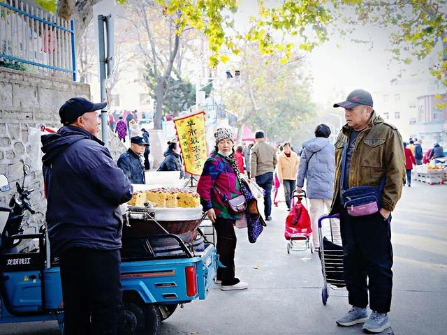 威海人气最旺的早市之一，连游客都说“必打卡”！