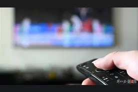 小屏冲击、体验感差等劝退观众，电视机如何重回客厅“C位”图片