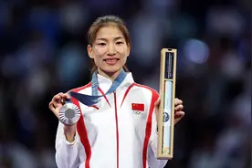 跆拳道女子49公斤级摘银，郭清：实现了参赛目标，但还要为梦想继续努力图片