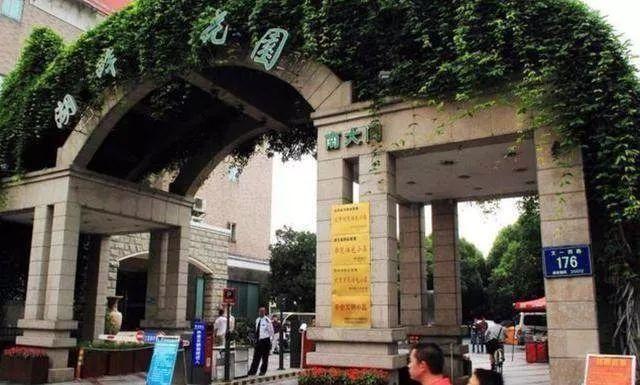 阿里第一代程序员“扫地僧”多隆离职：三人团队起步，亲手打造淘宝雏形，25年辉煌落幕，身家26亿