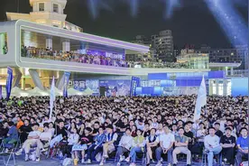 东莞电竞嘉年华在万江启动！数千电竞迷齐聚见证S14冠军诞生图片