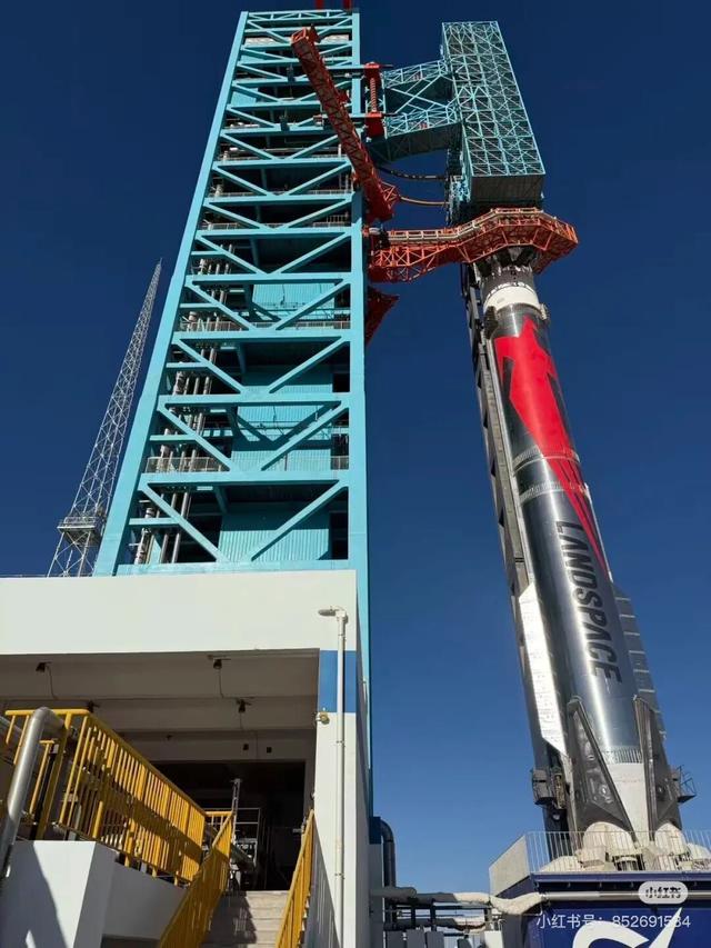 摸着马斯克过河？中国版“猎鹰九号	”首飞成功，回收还差一点点