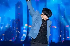 知名男星演唱会突发！观众大喊"倒闭"…啥情况？图片