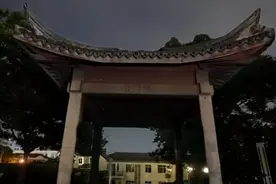 虹桥“井亭”从何而来？走，一起去过潮流夜生活图片