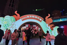 禧市集、中国结、二次元年货……上海南京路步行街花式迎新春图片