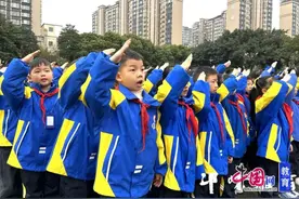直击！解锁邛崃各校园新学期的不同打开方式图片