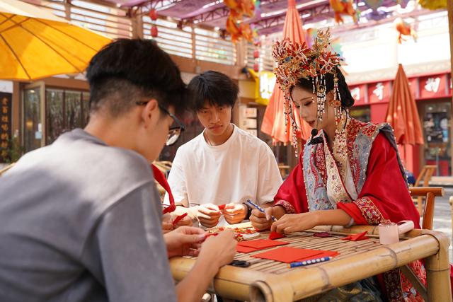 龙门古街“龙门市集·夏游纪” 沉浸式文旅体验刷新古都夏日玩法