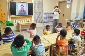 保护视力从娃娃抓起：湖北英山县第四幼儿园开展视力保护月活动图片