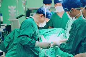 烟不离手，无辣不欢，男子肺癌术后3年又被气管癌“盯”上图片