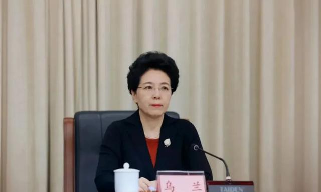 沪指十年首破！上海2爷叔登“全国榜”！乌兰被查！婚礼当天跳河新郎遗体找到！微信撤回新功能！冰箱这样铲冰易爆！
