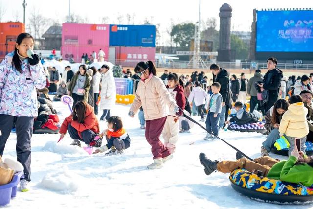 来松江玩雪！上万平方米冰雪世界开园
