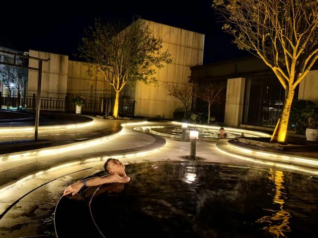 夜泡豪生温泉:云端之上自有天然暖泉