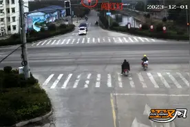 “敷衍式”戴头盔  最终害自己图片