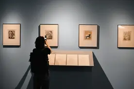 月满中秋，到外滩，在久事美术馆可观展绘诗图片