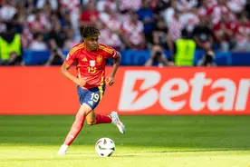 17岁身价上亿？😨亚马尔1年前15岁0身价，如今16岁已涨至9000万图片