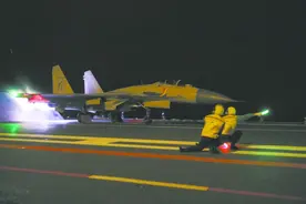 “中国双航母首次同时出现在太平洋”，外媒解读图片