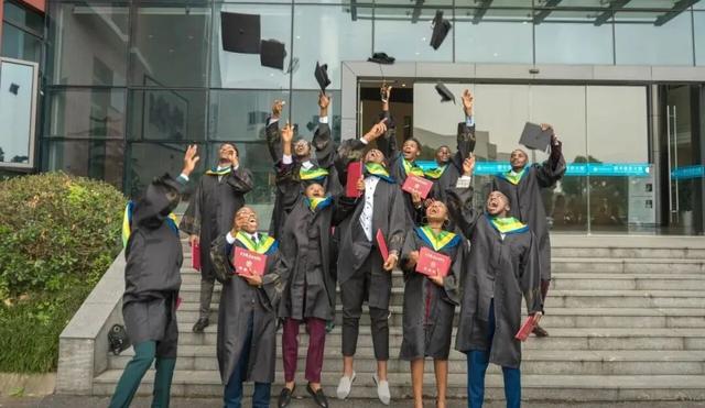 同心同向 逐梦未来——写在2025中非经贸和文化论坛开幕之际