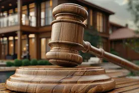 杭州一“凶宅”法拍成交背后：拍得者出价5次最终到手，平台搜索显示此类房流拍率高、折扣大图片