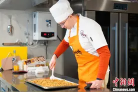 美国外教“闯荡”重庆美食圈  安居创业两相宜图片