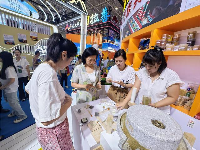 第九届内蒙古自治区文化产业博览交易会开幕