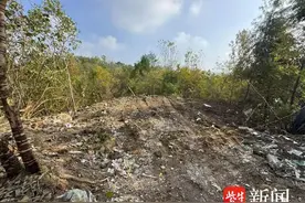 建筑垃圾非法倒在两区交界处，竟无人管辖！图片