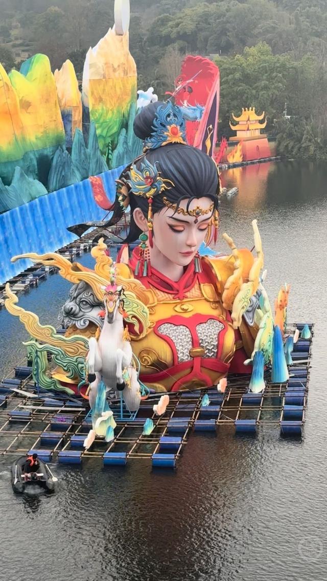 园博园“秦良玉”灯组未展先热，官方回应：设计参考《出警入跸图》