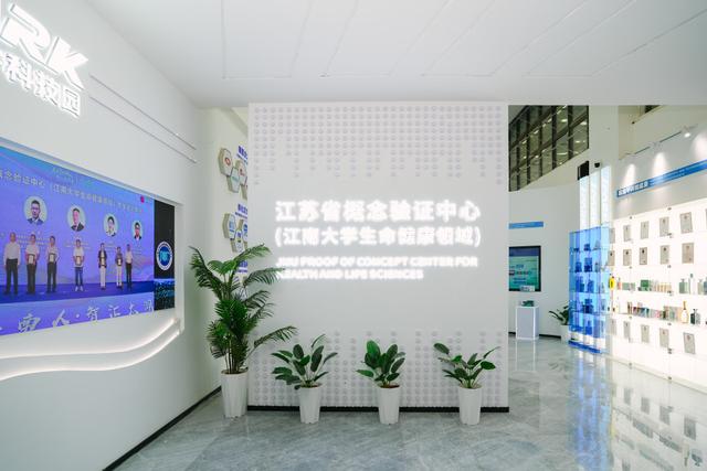 无锡滨湖：一半湖光山色，一半赛博朋克