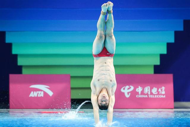 十五运跳水男团个人三米板：王宗源轻松锁定第一 郑九源位列第三