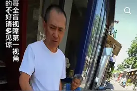 网友牵导盲犬游胡同视频引热议，北京三方面无障碍建设见真章图片