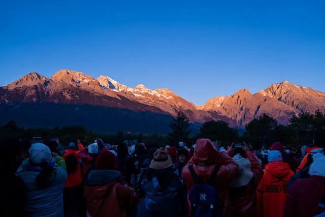雪山燃焰 一场与人间烟火的相拥