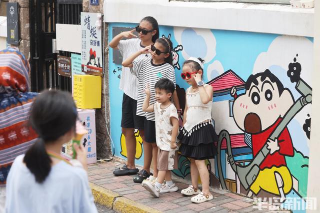 漫步龙江路漫画街，邂逅童趣与风情