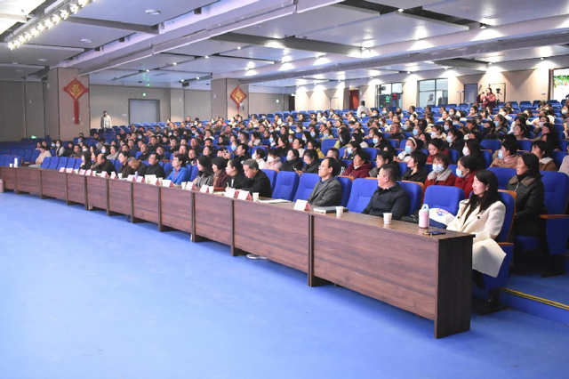 家校交流传经验 亲子同心共成长——怀远县家长学校工作交流活动在怀远实验中学教育集团校本部举行