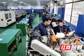 车间搬进校园 课堂直通产线 湖南技工教育跑出就业加速度图片