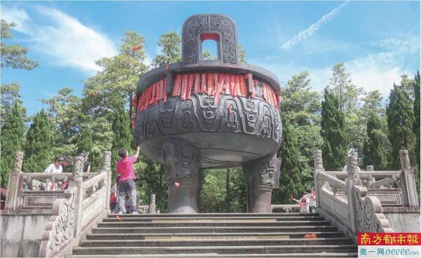 鼎湖山入口高峰期排队超40分钟 七星岩二次收费项目多“性价比低”