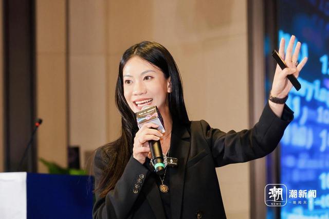 义乌老板娘用AI生成爆款品牌视频 全球数贸中心千条AI广告引领社媒新生态