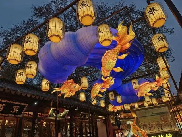 四十届华彩，一盏秦淮灯，点亮南京年味“顶流”！（内含福利~）