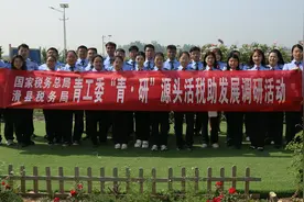 滑县税务局：以花为媒 唱响税收助农好声音图片